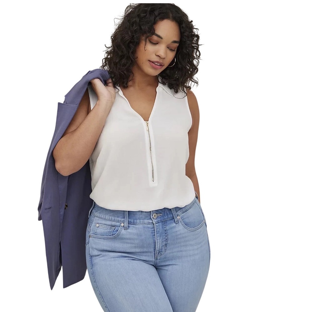 Torrid White Rayon Crepe Sleeveless Quarter Zip Blouse size 3 US 22/24 NEW